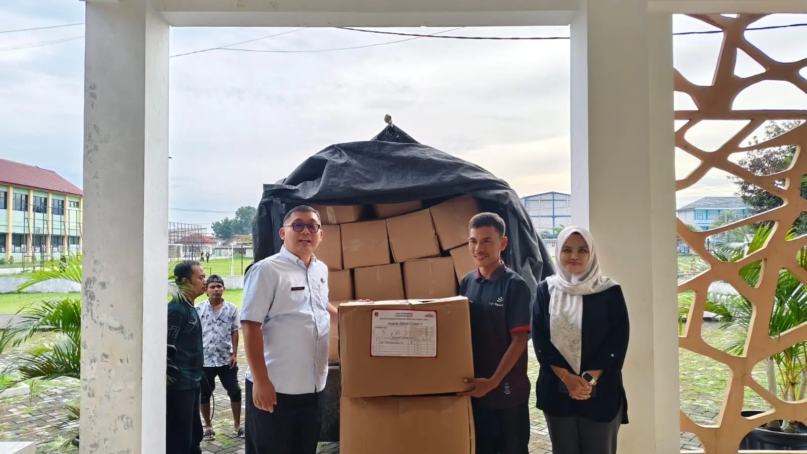 Bupati Bogor Luncurkan Bantuan Perlengkapan Sekolah untuk 5.500 Siswa SD