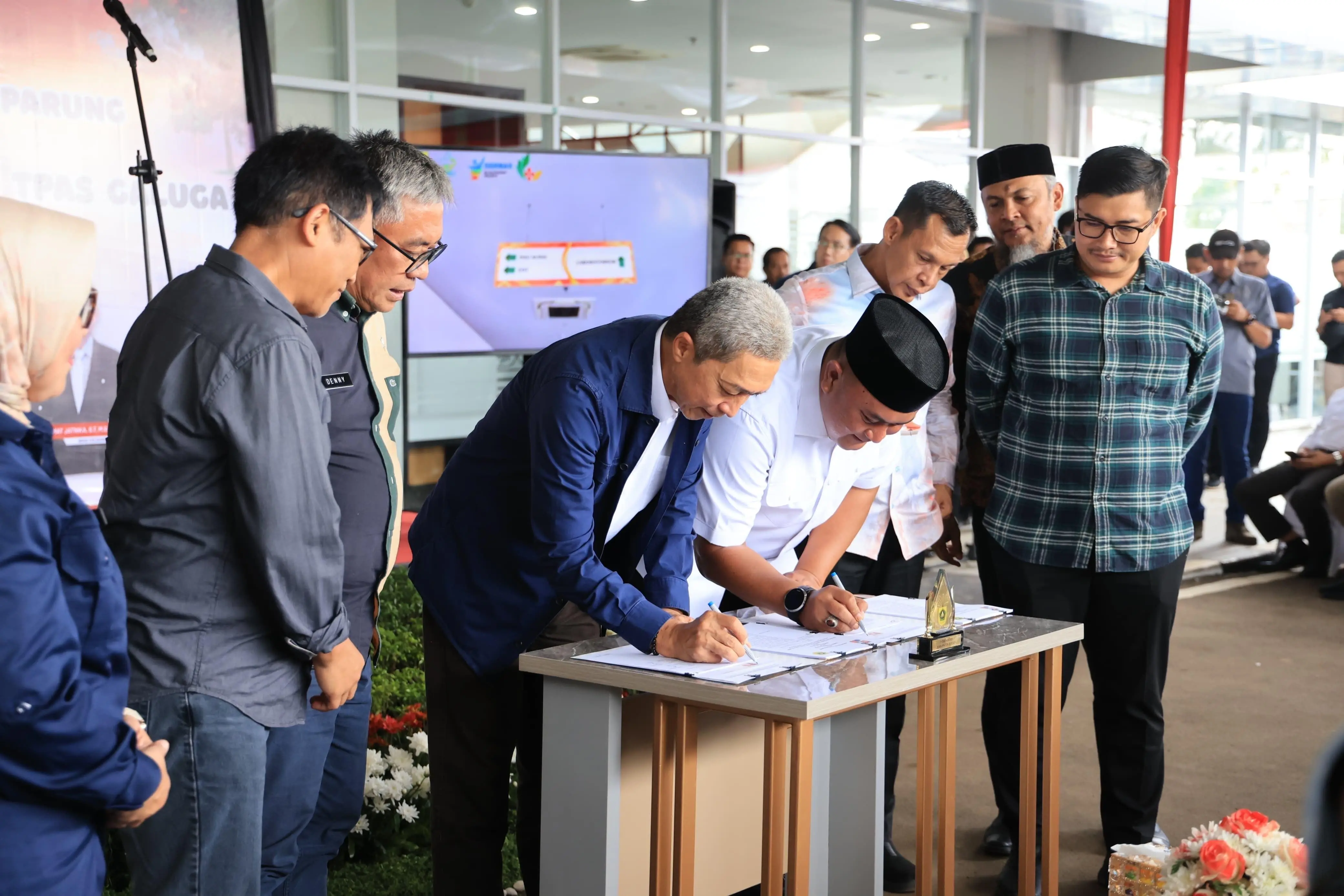 Pemkab dan Pemkot Bogor Teken PKS Pengelolaan TPAS Galuga, Dorong PSEL Bogor Raya