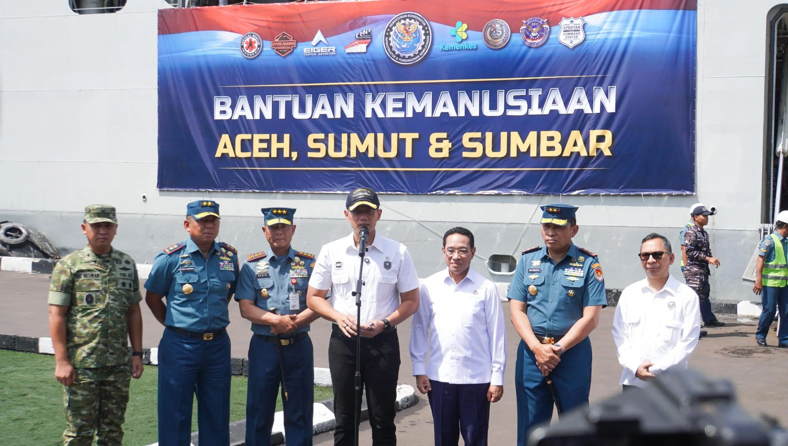 Bantuan Kemanusiaan Kembali Diberangkatkan dari Jakarta, Menko IPK Lepas Keberangkatan KRI Semarang-594