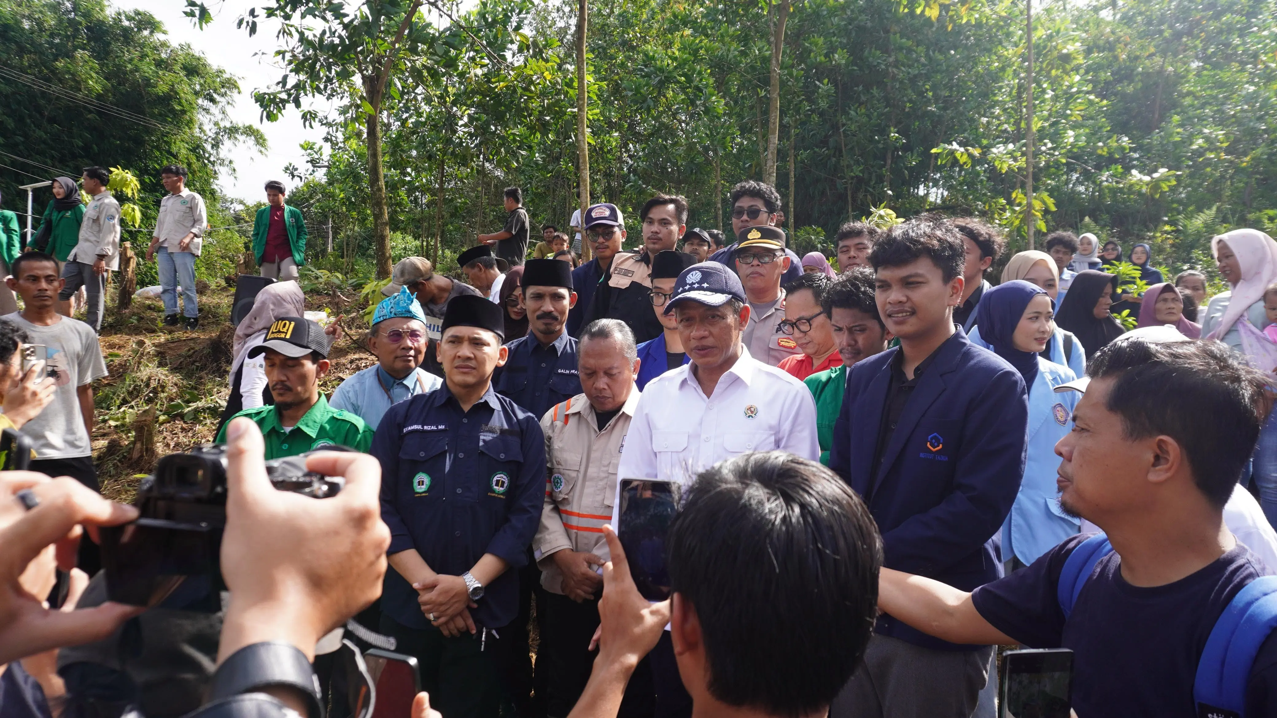 Aliansi BEM Se-Bogor Tanam Pohon, Tegaskan Komitmen Jaga Lingkungan