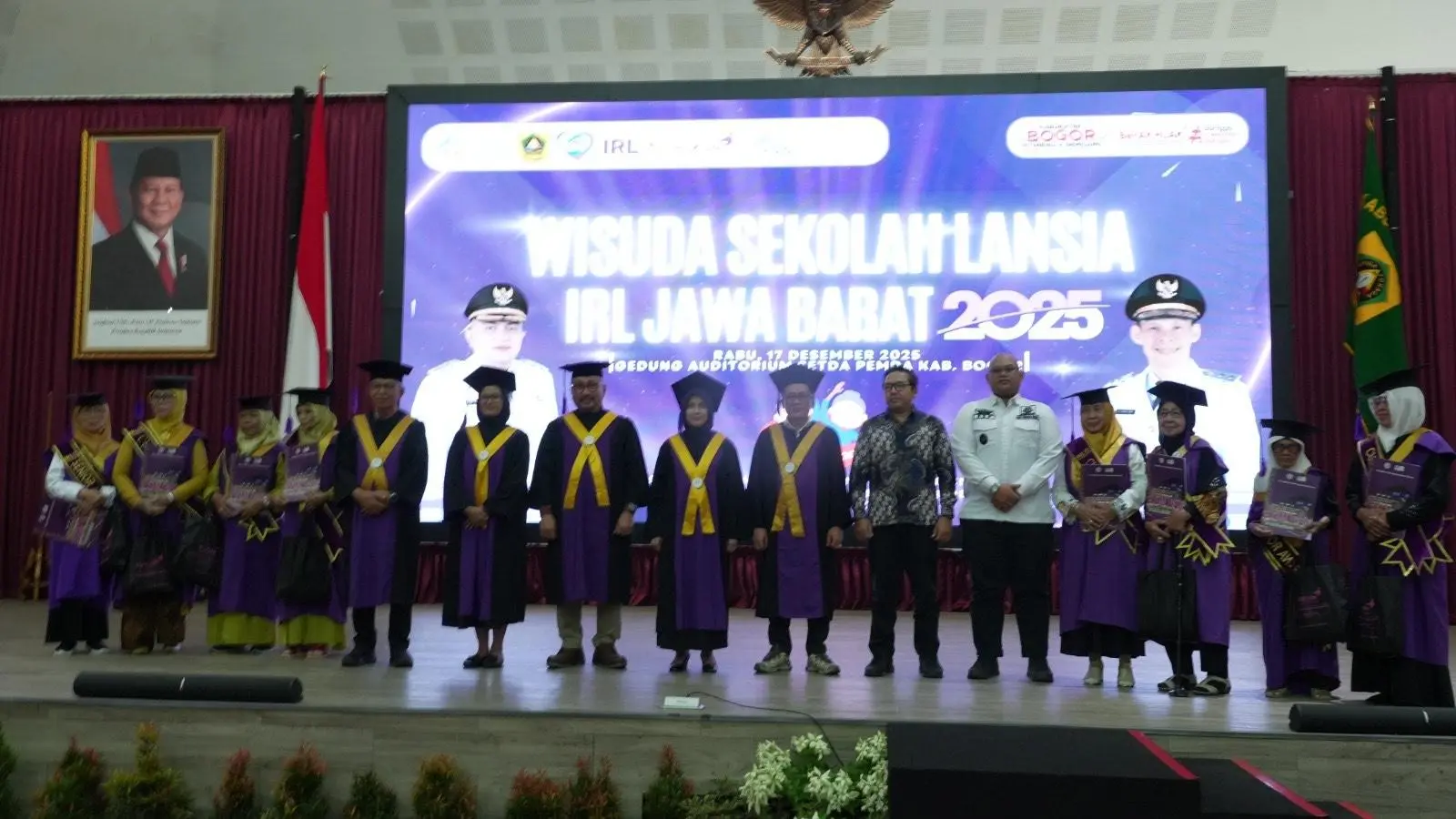 Pemkab Bogor Wisuda 300 Peserta Sekolah Lansia se-Kabupaten Bogor