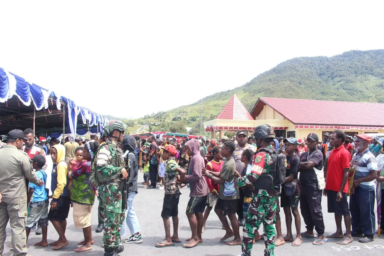 Dandim 1714/Puncak Jaya Hadiri Perayaan Natal Gabungan 