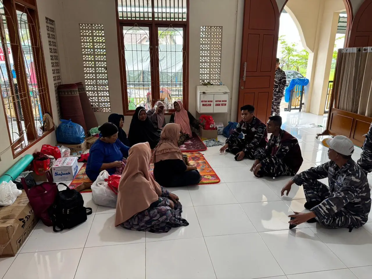 TNI AL Berikan Dukungan Psikologi Pada Masyarakat Terdampak Bencana di Lubuk Minturun Padang