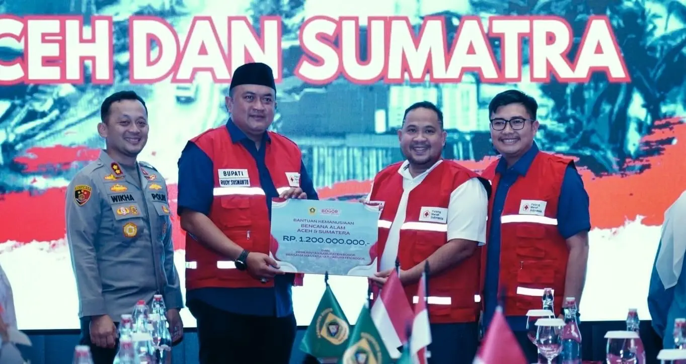Bupati Bogor Serahkan Bantuan Kemanusiaan Rp1,2 Miliar untuk Penanganan Bencana di Aceh dan Sumatera