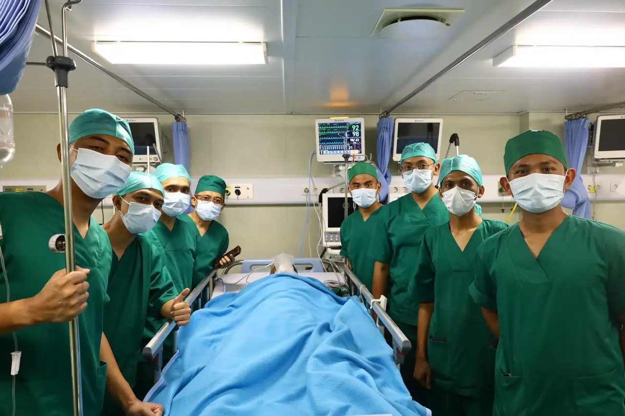 TNI AL KRI RJW-992 Sandar Sibolga Sukses Laksanakan Oprasi Bedah Darurat Bagi Masyarakat 