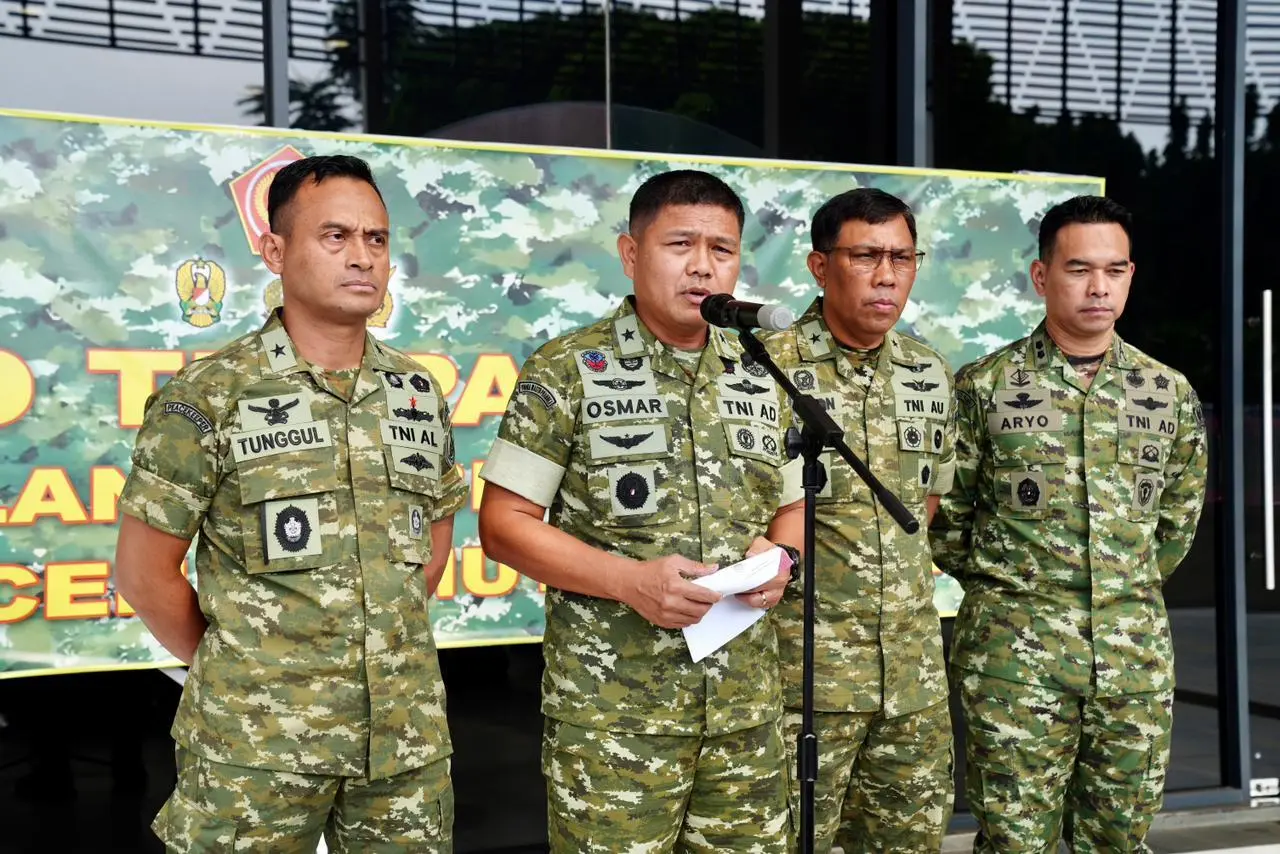 Dari Udara, Laut, dan Darat, TNI Maksimalkan Seluruh Kekuatan untuk Rakyat Terdampak Bencana