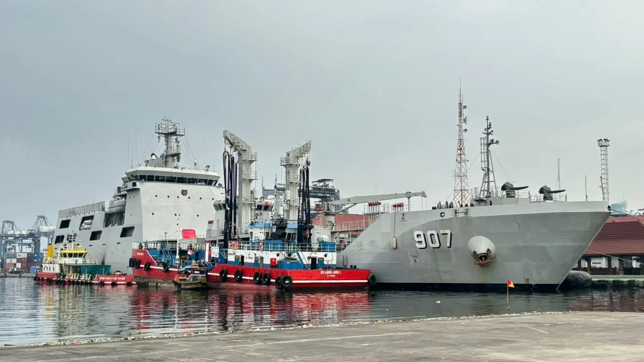 KRI Bontang 907 Berlayar Bawa 2000 Kilo Liter BBM Dukung KRI dan Masyarakat Terdampak Bencana