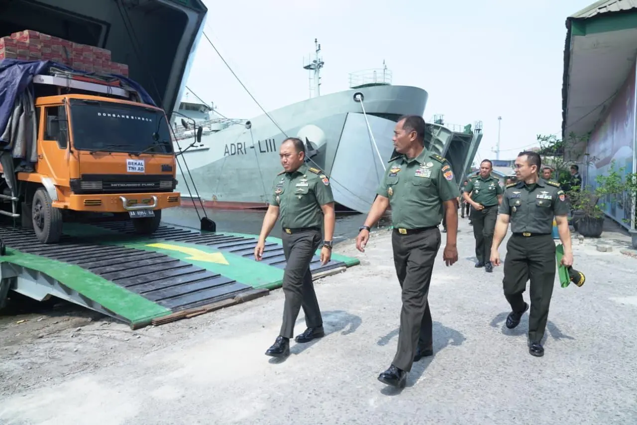 Kapal ADRI XCII-BM Berlayar Angkut Bantuan Kemanusiaan ke Tiga Wilayah Terdampak Bencana di Sumatera