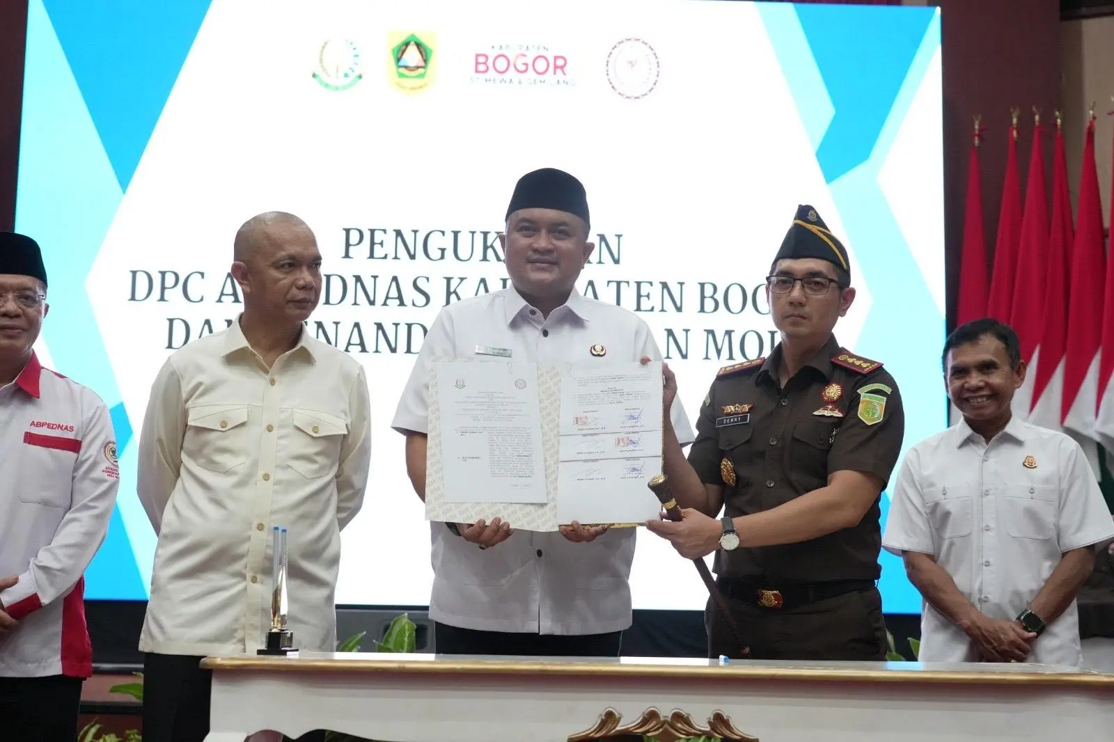 Bupati Bogor Hadiri Pengukuhan DPC ABPEDNAS Kabupaten Bogor, 415 Pengurus BPD Resmi Dikukuhkan