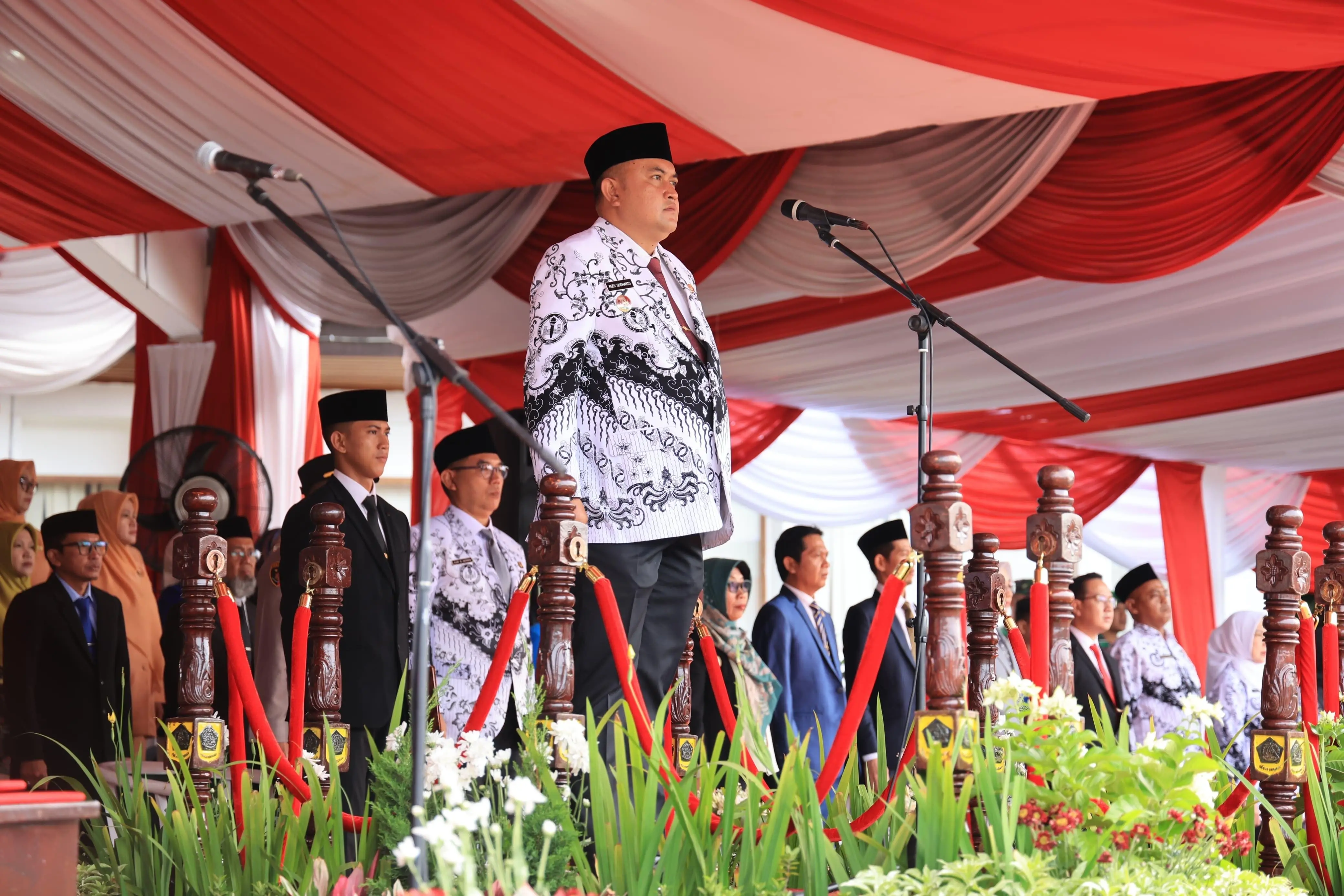 Pemkab Bogor Peringati Hari Guru Nasional 2025 dan HUT PGRI ke-80, Bupati Rudy: Guru adalah Pilar Utama Pembangunan SDM