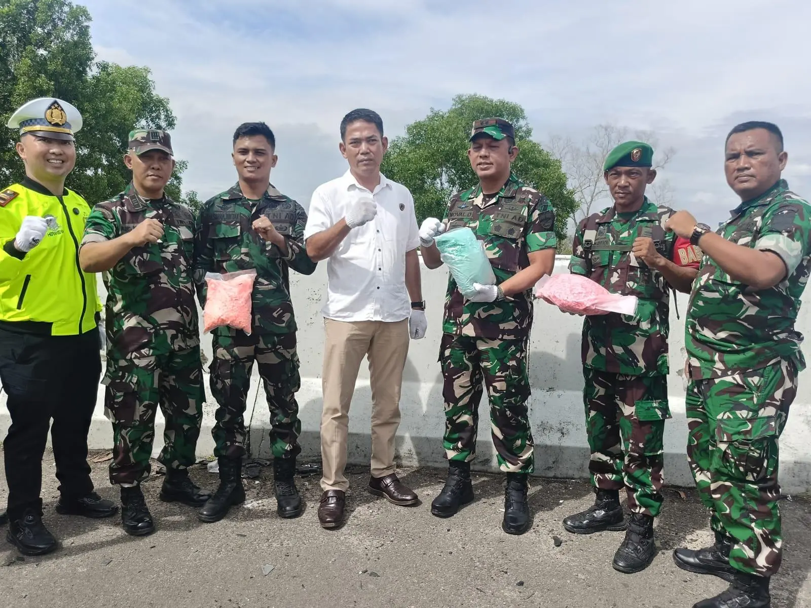 Gerak Cepat Tanggapi Laporan Babinsanya, Dandim 0411/KM Amankan Puluhan Ribu yang diduga Narkoba